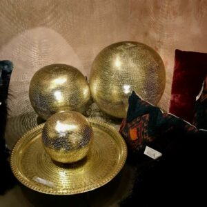 Lampe boule en cuivre doré Egyptienne,  artisanal de chez Zenza